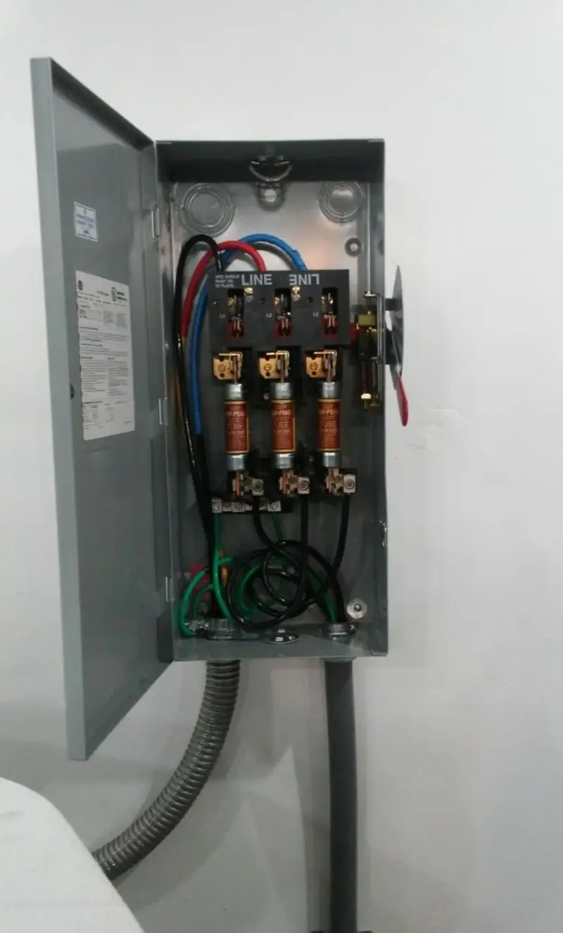 Three-phase disconnect switch installed for Smoke Detector Installation in Fountain Inn